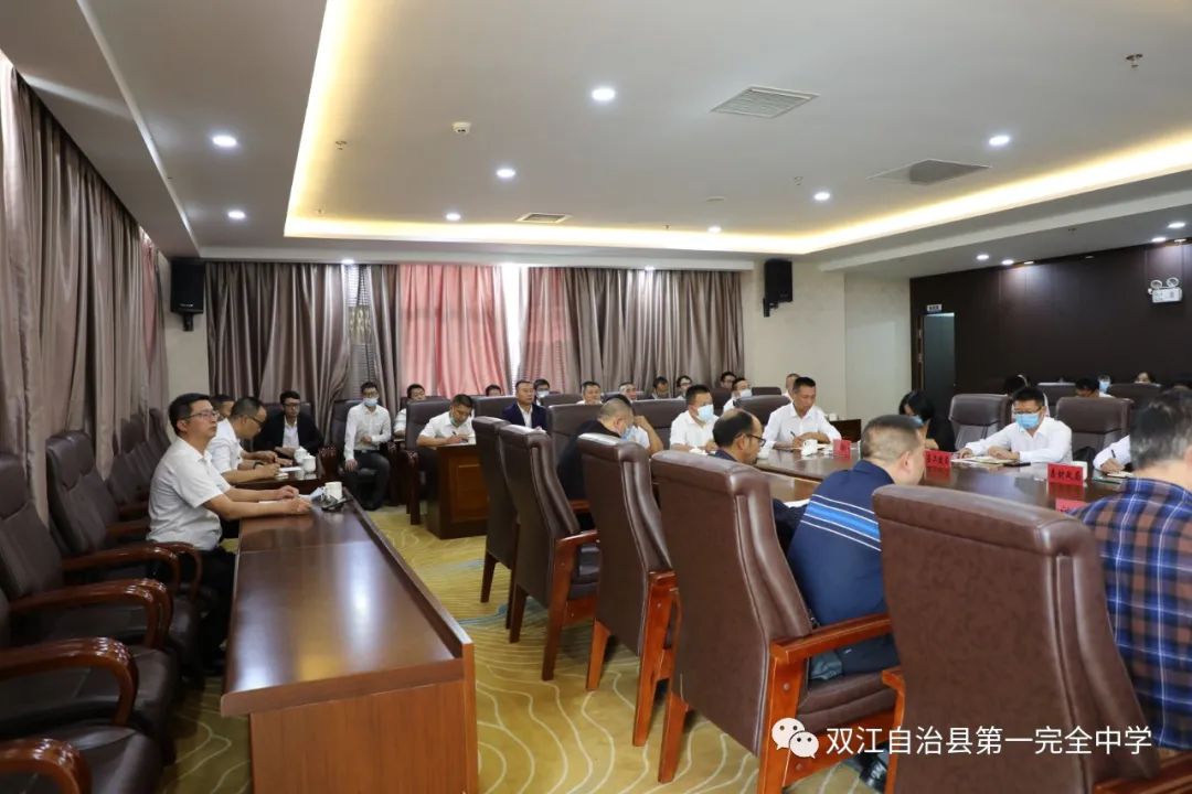 临沧市人民政府教育督导委员会专家组对我校晋升云南省一级二等完中办学水平进行综合评价(图36)